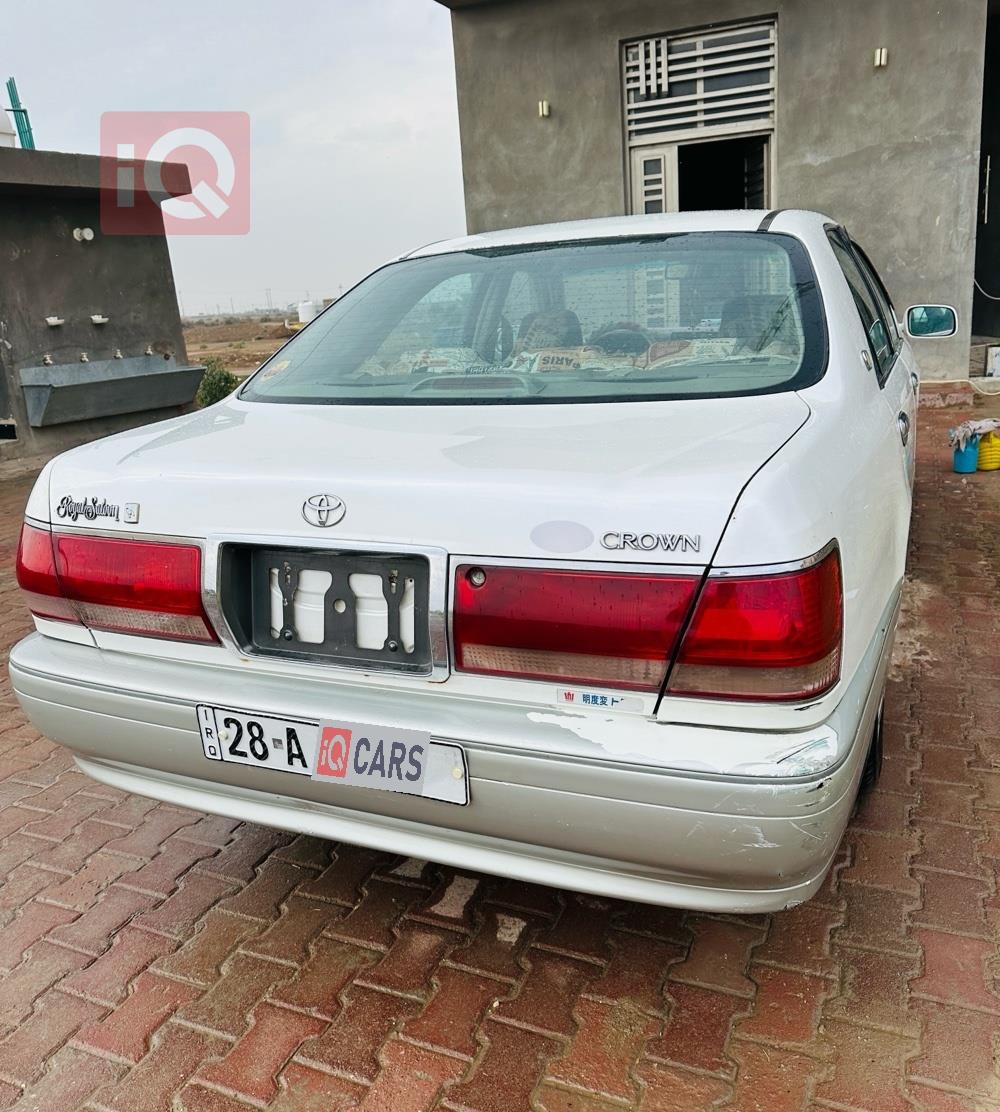 تۆیۆتا کراون